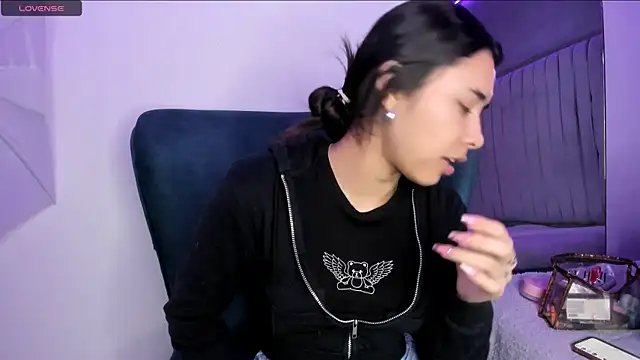 Snapshot of AmyOlimpo chatting on January 30, 2025, 3:55 am AmyOlimpo online show from January 30, 2025, 3:55 am