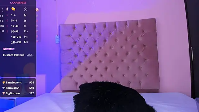 Snapshot of AmyOlimpo chatting on February 9, 2025, 4:04 am AmyOlimpo online show from February 9, 2025, 4:04 am