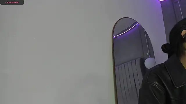 Snapshot of AmyOlimpo chatting on February 15, 2025, 1:10 am AmyOlimpo online show from February 15, 2025, 1:10 am