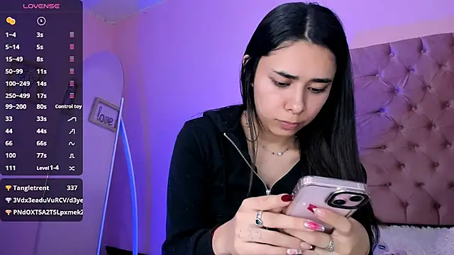 Snapshot of AmyOlimpo chatting on February 20, 2025, 3:23 am AmyOlimpo online show from February 20, 2025, 3:23 am