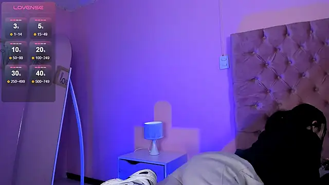 Snapshot of AmyOlimpo chatting on February 25, 2025, 3:52 am AmyOlimpo online show from February 25, 2025, 3:52 am