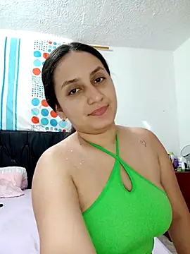 Snapshot of Angeelus2 chatting on February 7, 2025, 4:46 pm Angeelus2 online show from February 7, 2025, 4:46 pm