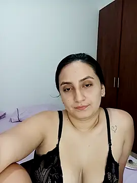 Snapshot of Angeelus2 chatting on October 10, 2025, 9:36 pm Angeelus2 online show from October 10, 2025, 9:36 pm