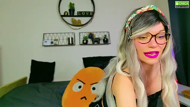 Kittychatte online show from December 5, 2024, 8:22 pm