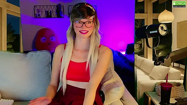 Kittychatte online show from September 30, 2025, 8:03 pm