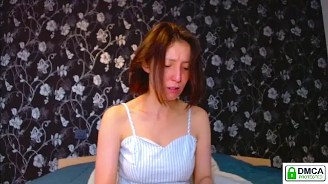 Sophi Cute online show from May 17, 2026, 6:00 am