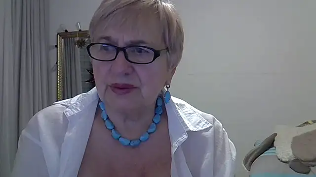 Snapshot of SweetCherry27 chatting on February 9, 2026, 5:17 pm SweetCherry27 online show from February 9, 2026, 5:17 pm