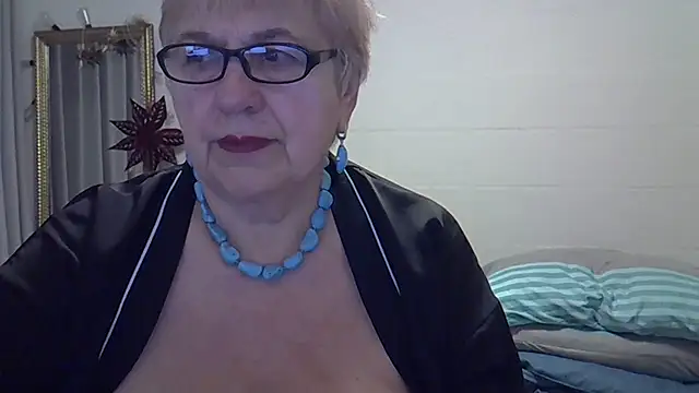 Snapshot of SweetCherry27 chatting on February 18, 2026, 5:36 am SweetCherry27 online show from February 18, 2026, 5:36 am