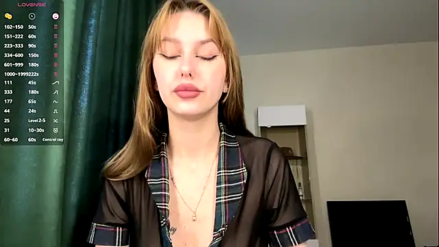 SofyBruno online show from May 21, 2026, 4:19 am