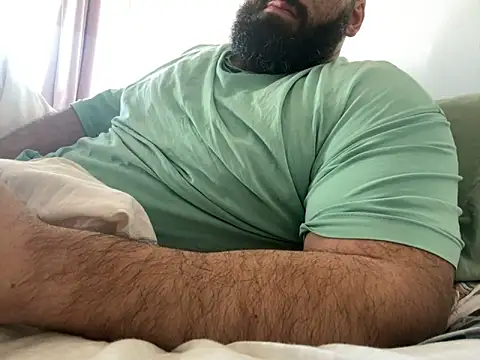 hugemachohandsome online show from February 3, 2025, 9:30 am