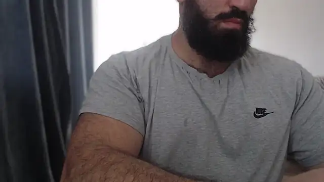 hugemachohandsome online show from October 9, 2025, 11:52 am