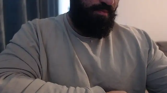 hugemachohandsome online show from October 28, 2025, 8:07 am