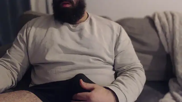 hugemachohandsome online show from December 22, 2025, 10:18 pm