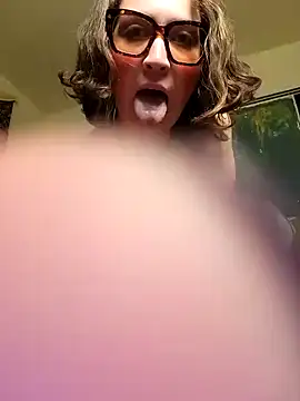 Snapshot of Darling_Sunstorm chatting on January 28, 2025, 4:50 am Darling Sunstorm online show from January 28, 2025, 4:50 am