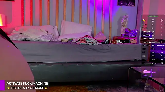 Snapshot of Miss_Pawi chatting on September 25, 2025, 10:02 pm Miss Pawi online show from September 25, 2025, 10:02 pm