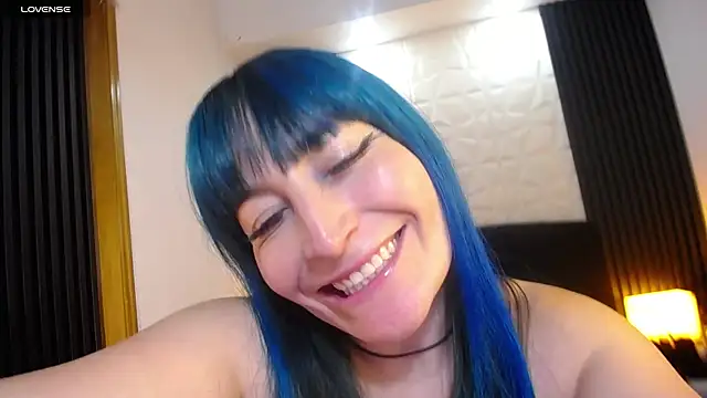 alicia moom online show from December 16, 2024, 5:43 pm