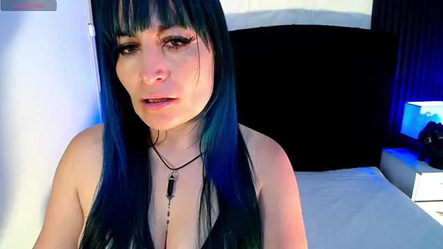 alicia moom online show from February 7, 2026, 7:39 pm