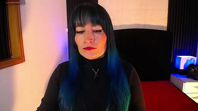 alicia moom online show from April 17, 2026, 7:28 pm