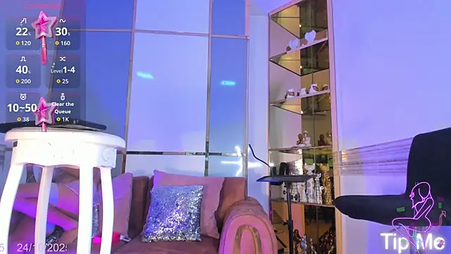 EmmaHills Sex online show from October 24, 2025, 1:29 pm