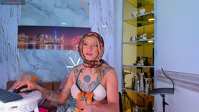 EmmaHills Sex online show from November 5, 2025, 1:22 pm