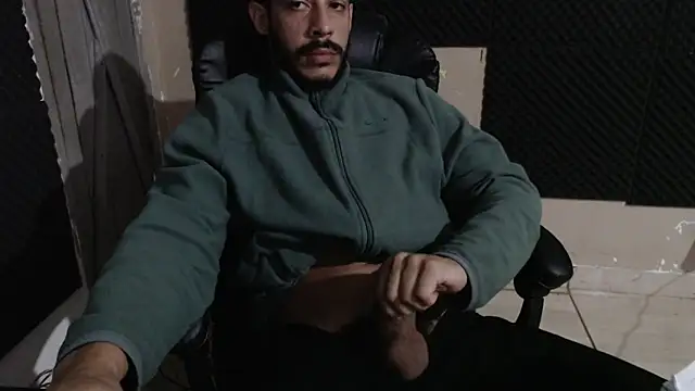 MachoScorpionCaralho online show from April 21, 2026, 9:37 am