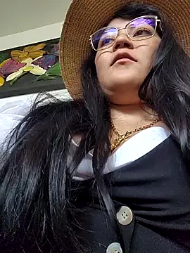 Sakura 0505 online show from March 7, 2026, 9:01 pm