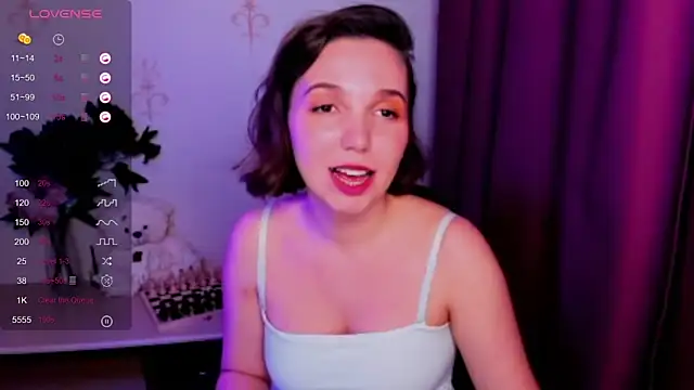 KindHazelHere  online show from November 23, 2025, 7:41 am