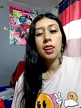 Snapshot of Giuliana90 chatting on March 3, 2026, 10:04 pm Giuliana90 online show from March 3, 2026, 10:04 pm