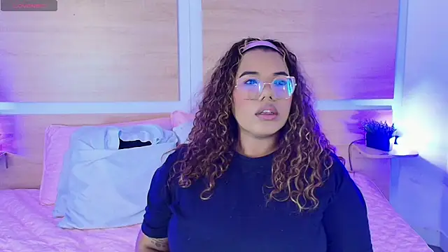 Snapshot of _nickypurple_ chatting on September 27, 2025, 6:35 pm nickypurple online show from September 27, 2025, 6:35 pm