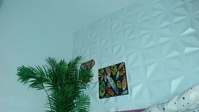 Hellen Sky online show from November 26, 2025, 7:15 pm