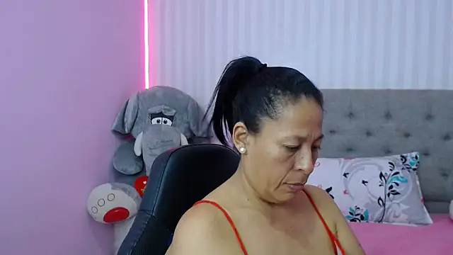 Snapshot of mature_martina chatting on January 24, 2025, 4:37 am mature martina online show from January 24, 2025, 4:37 am