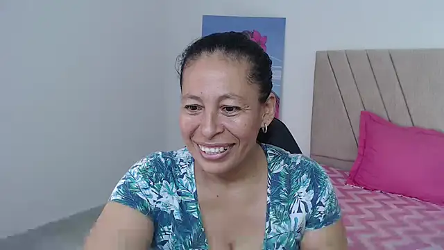 Snapshot of mature_martina chatting on February 10, 2026, 7:18 pm mature martina online show from February 10, 2026, 7:18 pm