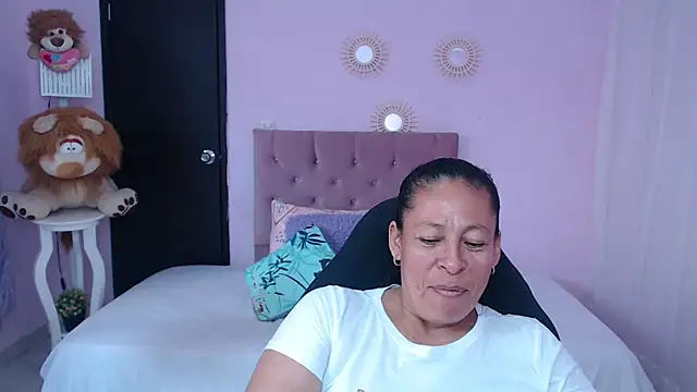 Snapshot of mature_martina chatting on February 28, 2026, 8:10 pm mature martina online show from February 28, 2026, 8:10 pm