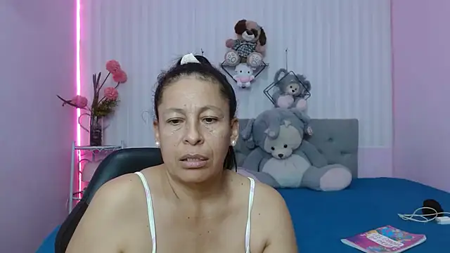 mature martina online show from May 24, 2026, 10:53 am