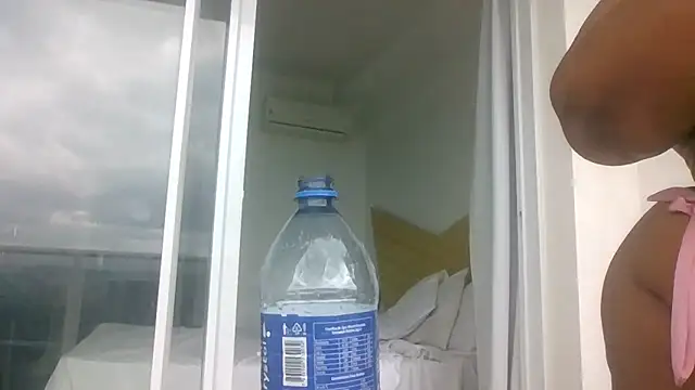 Snapshot of biancabombombbw chatting on January 12, 2025, 3:36 pm biancabombombbw online show from January 12, 2025, 3:36 pm