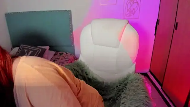 damn that booty online show from November 20, 2025, 10:26 am