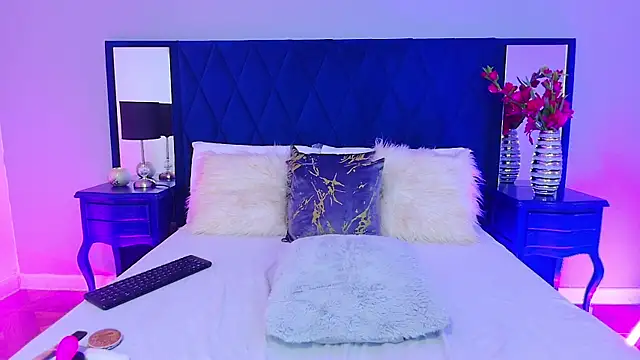 Margaret Saunders online show from February 12, 2025, 10:15 pm