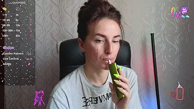 Snapshot of xx_adrihanna_xx chatting on June 4, 2026, 7:47 am xx adrihanna xx online show from June 4, 2026, 7:47 am