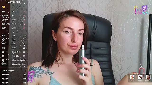 Snapshot of xx_adrihanna_xx chatting on June 12, 2026, 4:44 am xx adrihanna xx online show from June 12, 2026, 4:44 am
