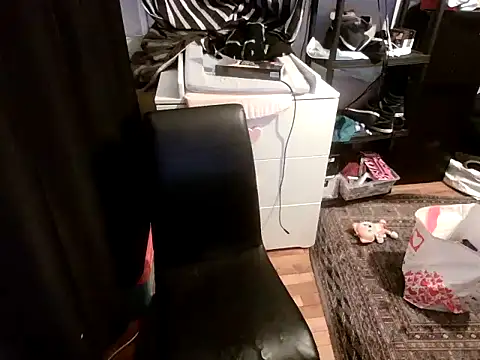 Snapshot of Bebemickey75 chatting on March 11, 2025, 10:31 pm Bebemickey75 online show from March 11, 2025, 10:31 pm