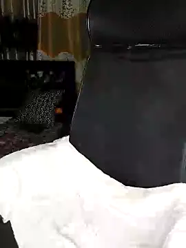 Snapshot of Sima--Roy chatting on January 13, 2025, 8:15 pm Sima--Roy online show from January 13, 2025, 8:15 pm