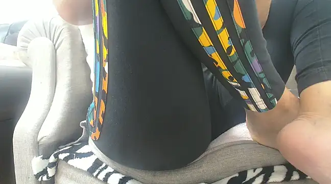 Web Lady online show from February 17, 2025, 3:09 pm