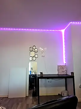 Snapshot of Ladykimberly_XOXO chatting on October 24, 2025, 7:05 am Ladykimberly XOXO online show from October 24, 2025, 7:05 am