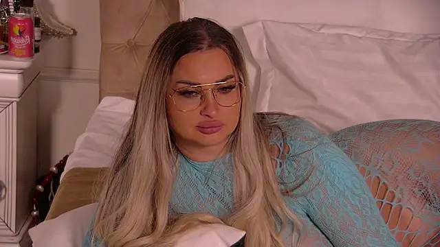 Denisse Perry online show from March 27, 2026, 11:04 pm