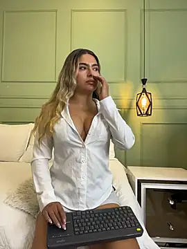 kataliina   online show from April 20, 2026, 11:57 am