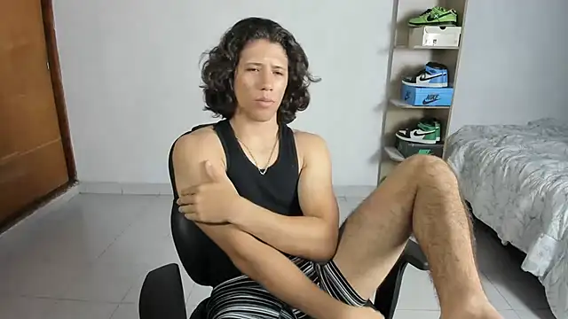 Snapshot of imtonny19 chatting on February 6, 2025, 2:00 am imtonny19 online show from February 6, 2025, 2:00 am