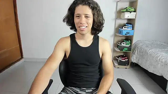 Snapshot of imtonny19 chatting on February 6, 2025, 2:26 pm imtonny19 online show from February 6, 2025, 2:26 pm