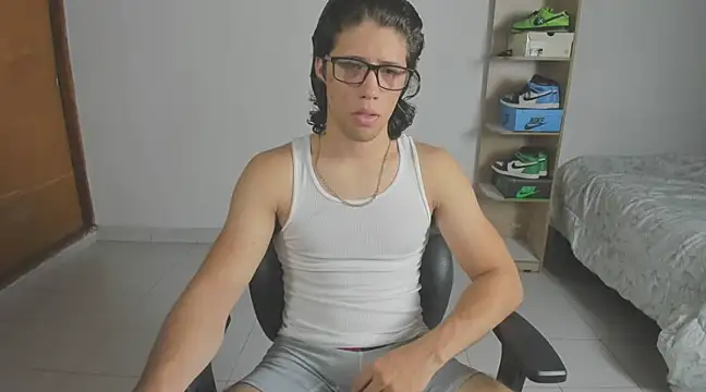 Snapshot of imtonny19 chatting on February 25, 2025, 12:14 am imtonny19 online show from February 25, 2025, 12:14 am