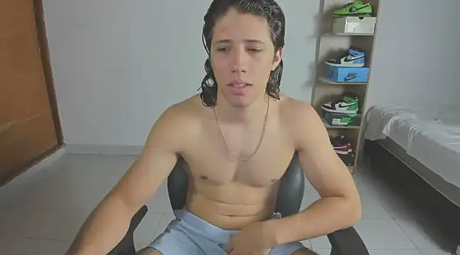 Snapshot of imtonny19 chatting on March 4, 2025, 12:18 am imtonny19 online show from March 4, 2025, 12:18 am