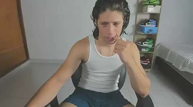 Snapshot of imtonny19 chatting on March 5, 2025, 12:16 am imtonny19 online show from March 5, 2025, 12:16 am